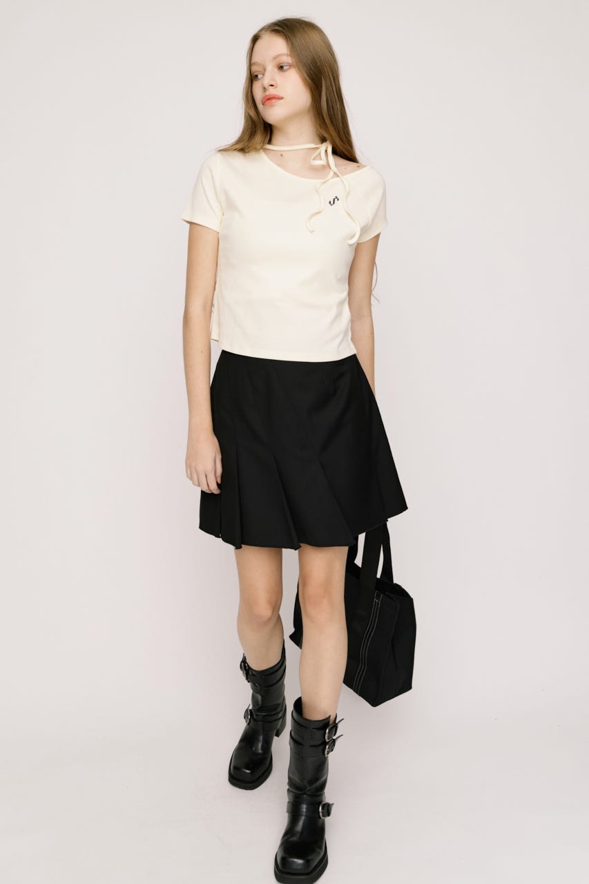 【1BUY5％OFF】SLANT PLEATS ショートスカート BLK 0