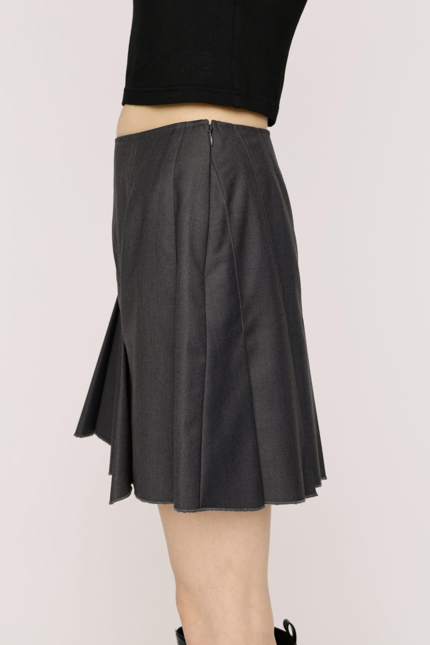 【1BUY5％OFF】SLANT PLEATS ショートスカート T.GRY 0