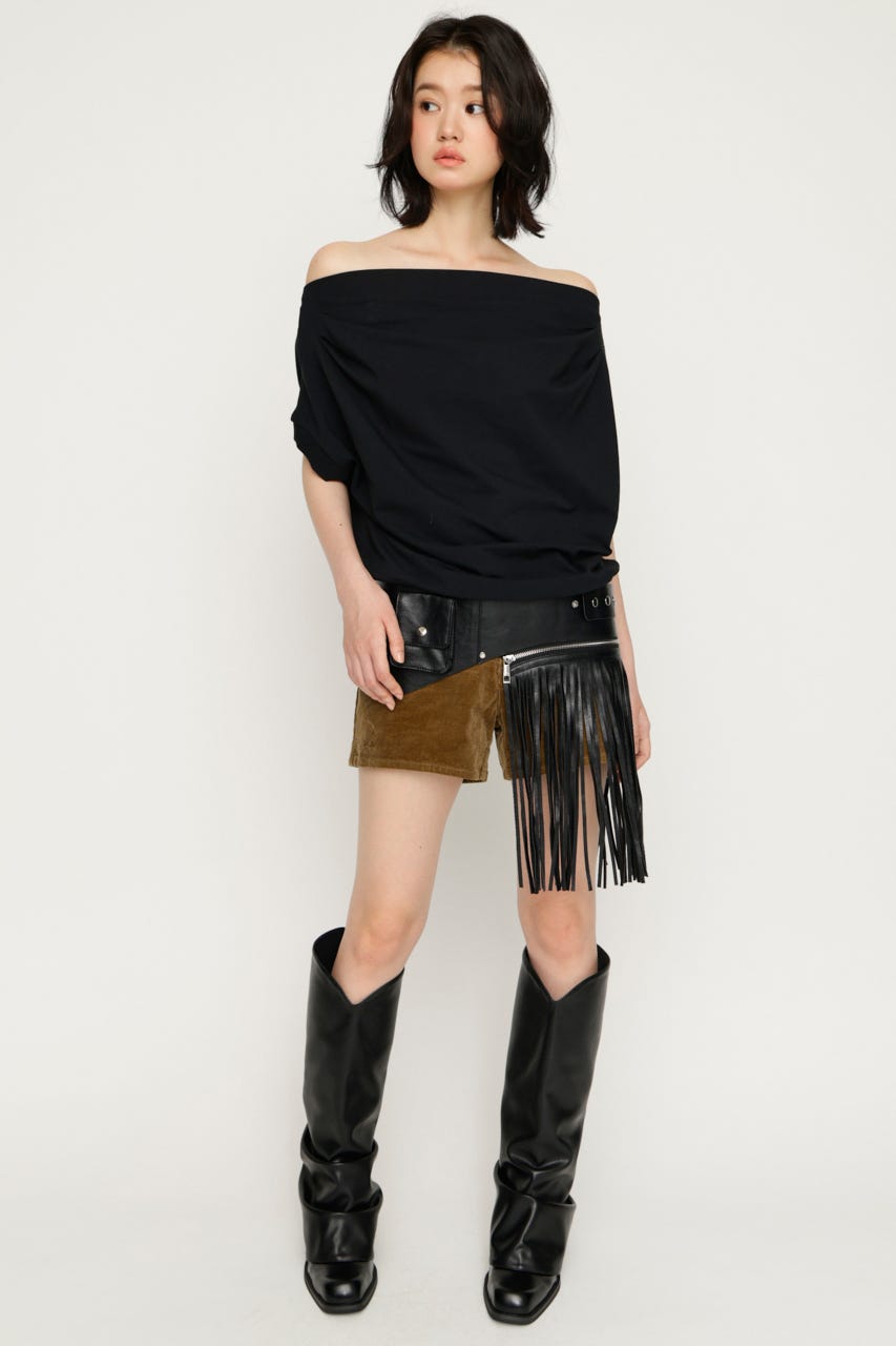 TUCKED OFFSHOULDER S／S トップス BLK FREE