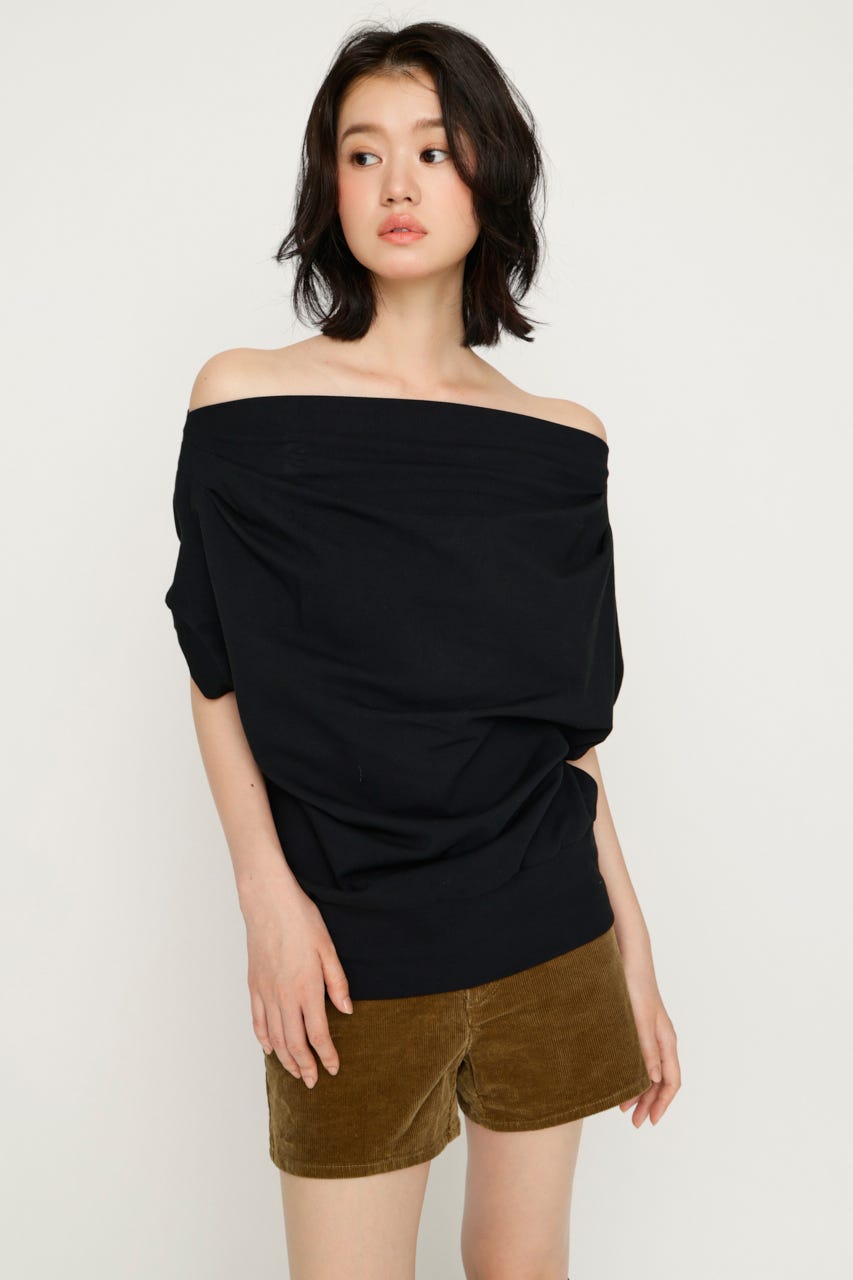 TUCKED OFFSHOULDER S／S トップス BLK FREE
