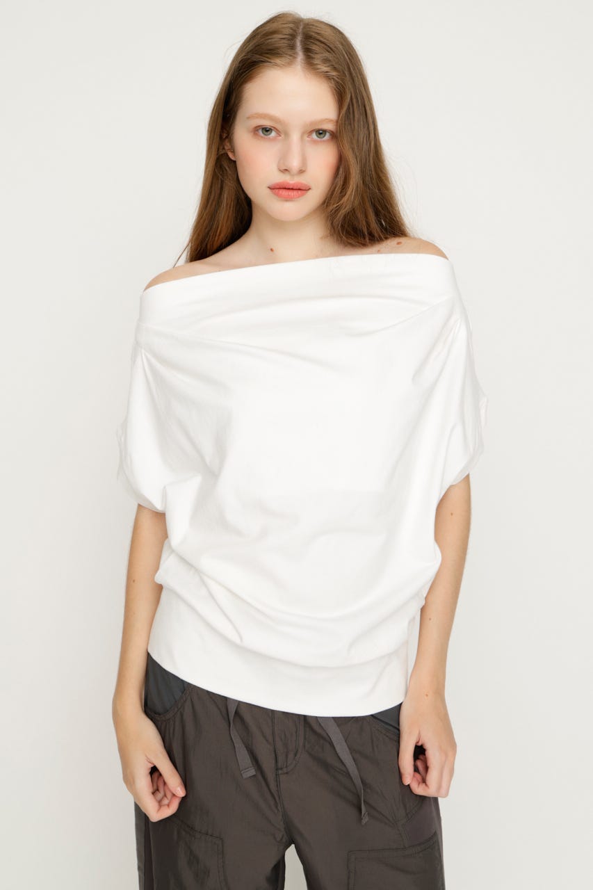 TUCKED OFFSHOULDER S／S トップス WHT FREE