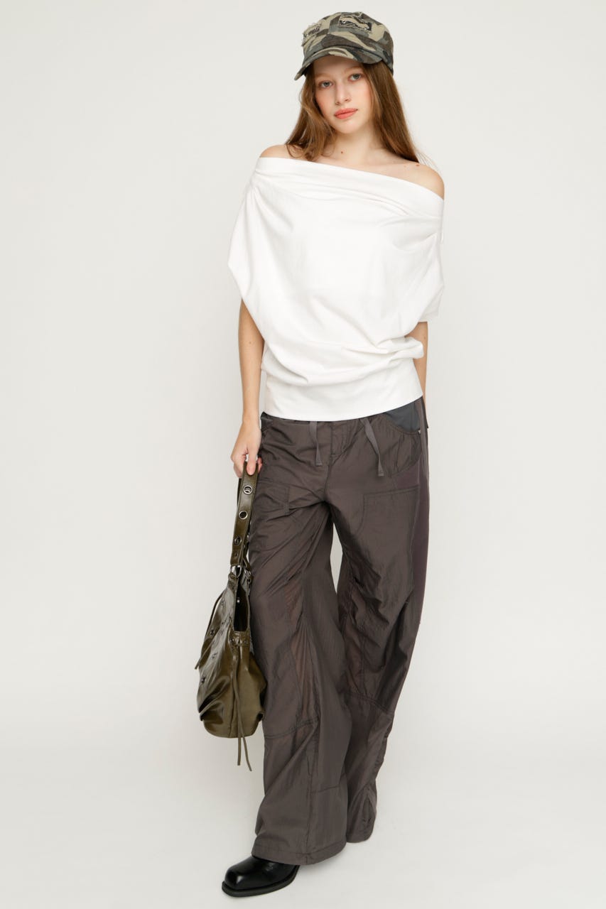 TUCKED OFFSHOULDER S／S トップス WHT FREE