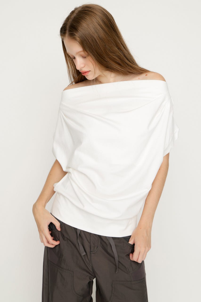 TUCKED OFFSHOULDER S／S トップス WHT FREE