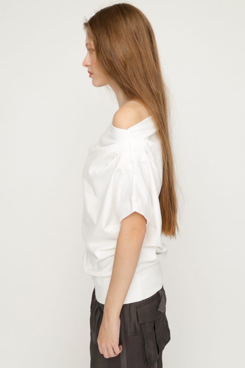 TUCKED OFFSHOULDER S／S トップス WHT FREE