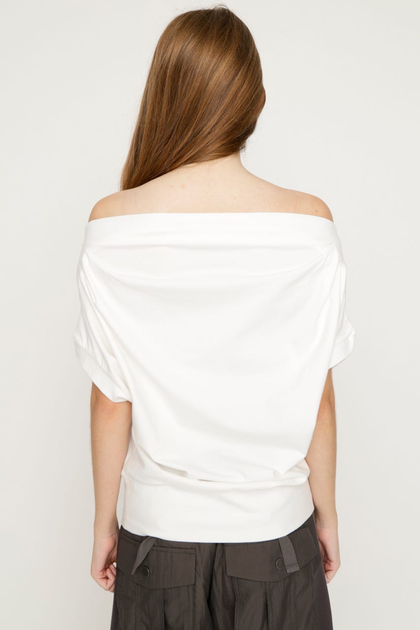 TUCKED OFFSHOULDER S／S トップス WHT FREE