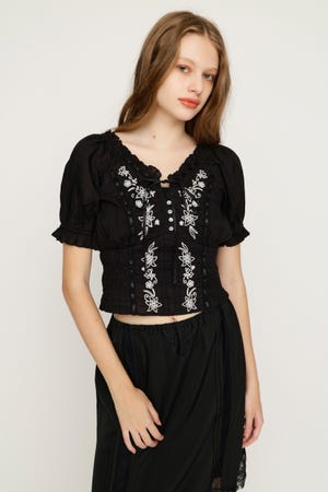 【1BUY5％OFF】BLOOMING EMBROIDERY ブラウス