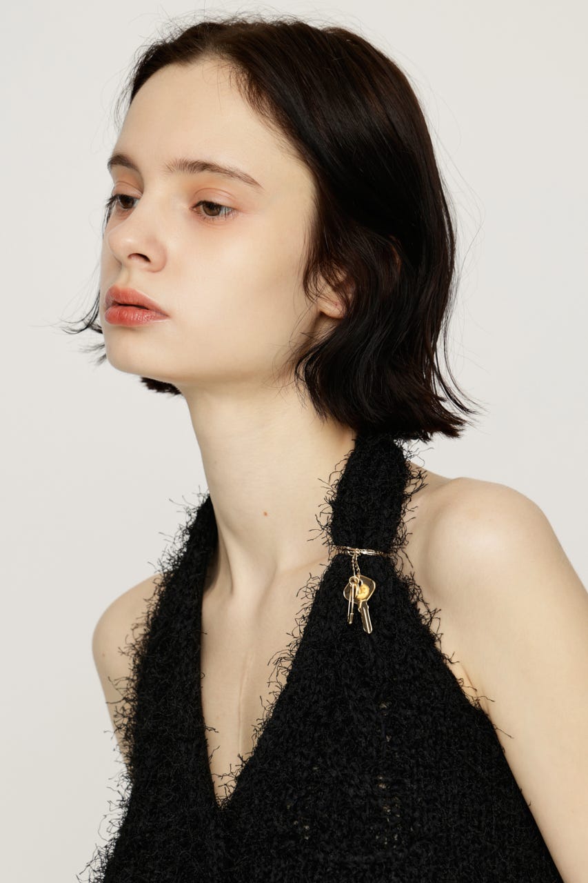 【1BUY5％OFF】KEY & PIN CHARM GLD FREE
