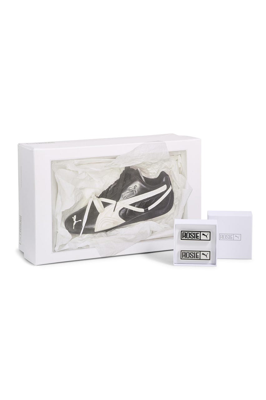 【新品】PUMA ROSIE スピードキャットプレミアムスニーカー Amazon.co.jp: [プーマ] x ROSE ロゼ SPEEDCAT PREMIUM “Rosie