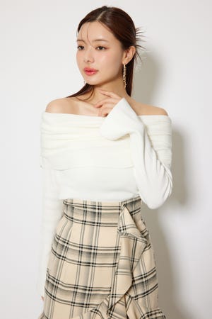 オフショルギャザーニットトップス