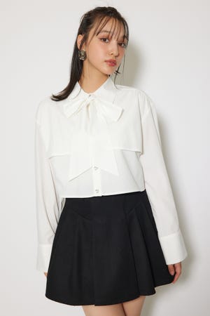 ビジューボタンボウタイシャツトップス