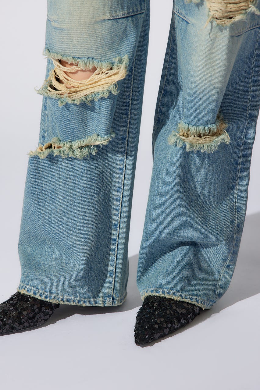 【岡崎紗絵さん着用アイテム】クラッシュワイドジャストウエストデニムパンツ BLU XS