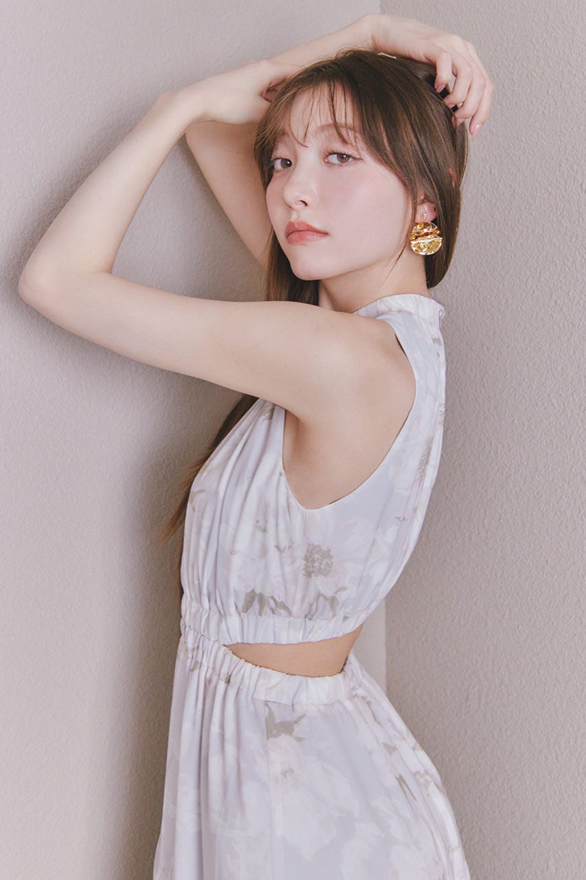 WEB限定カラー ホルターネックギャザーフレアワンピース rienda | 【AKB48 千葉恵里さん着用】【女神ワンピ・WEB限定