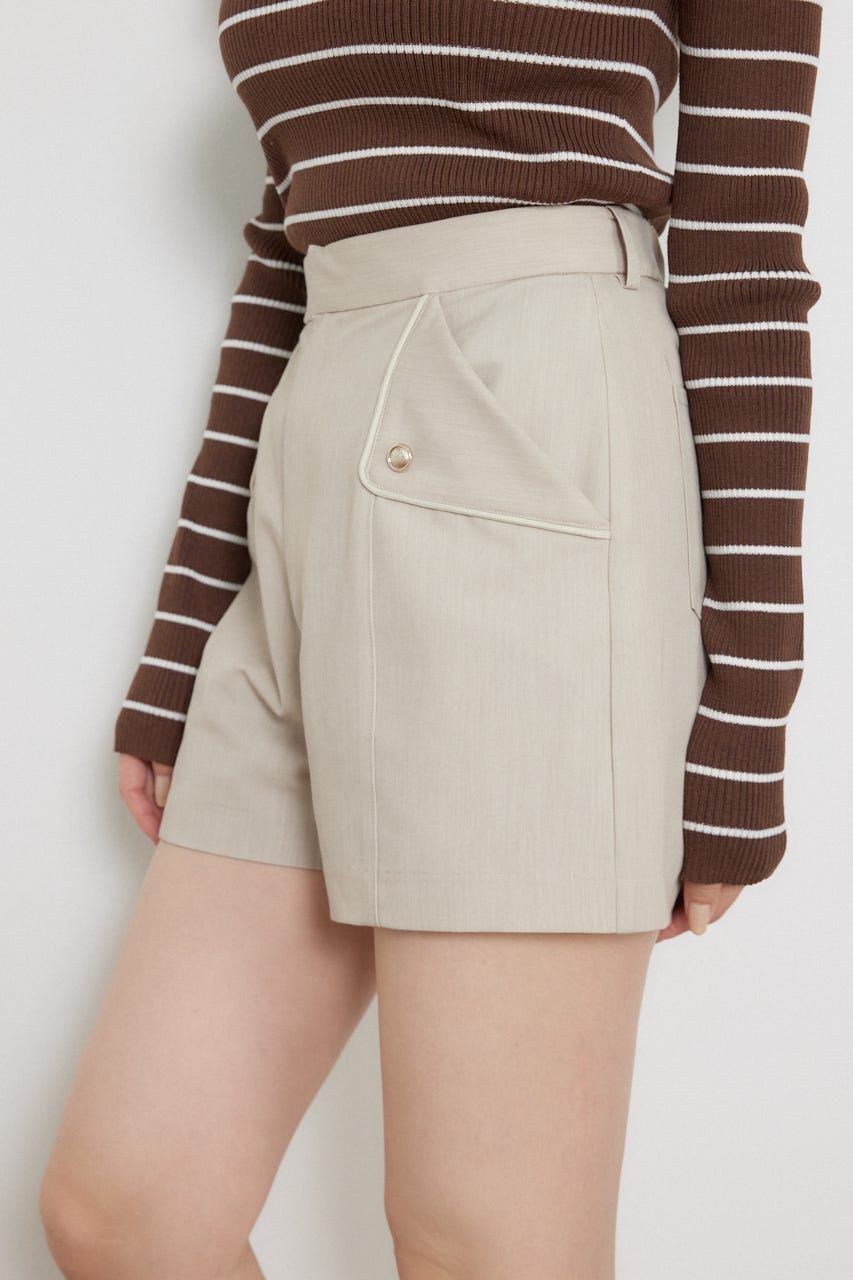 フラップデザインショートパンツ BEG M