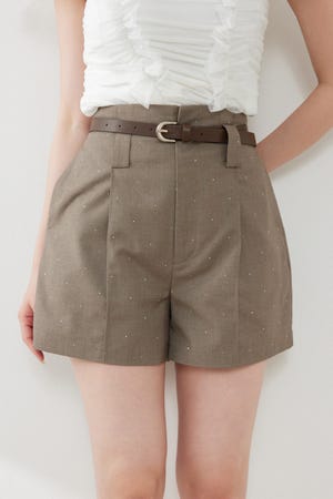 ベルト付きピンタックショートパンツ