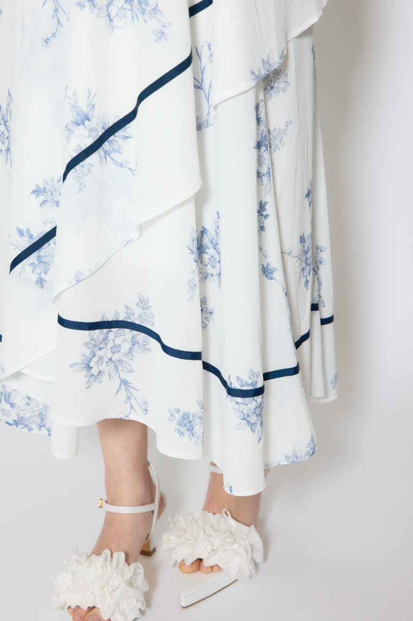 【1/25(日)23:59までSS先行予約会対象アイテム】フロントビッグリボンフレアワンピース 柄WHT M