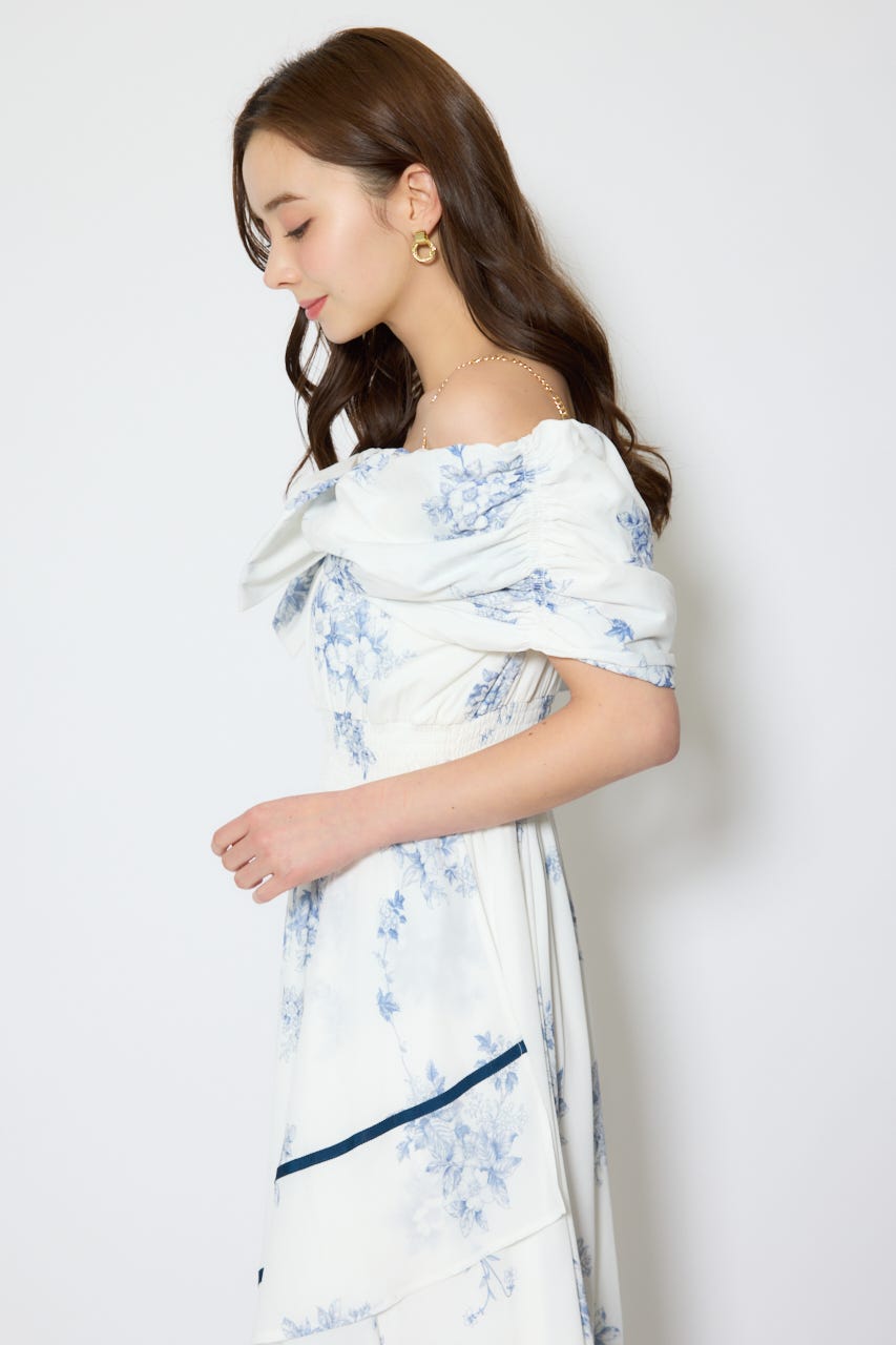 【1/25(日)23:59までSS先行予約会対象アイテム】フロントビッグリボンフレアワンピース 柄WHT M