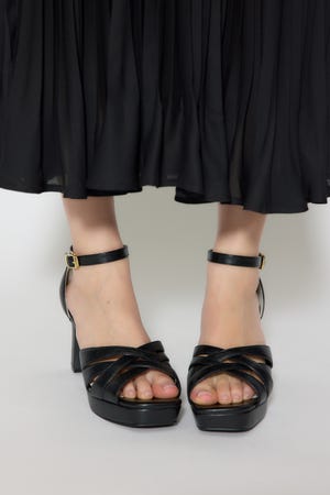 blendクロスサンダル