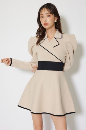 テーラードカラーミニフレアニットワンピース