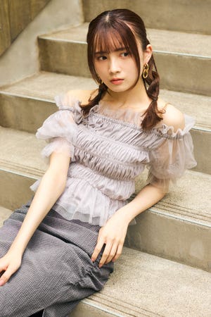 【AKB48 水島美結さん着用】シアーオフショルショートスリーブブラウス