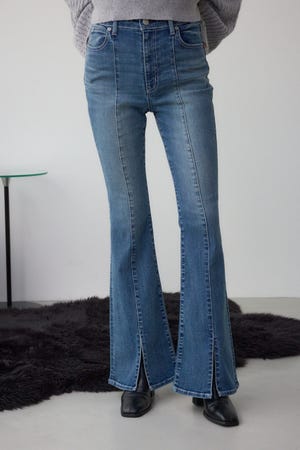 【WEB限定】AZUL DENIM センターステッチスリットフレアデニム
