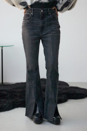 【WEB限定】AZUL DENIM センターステッチスリットフレアデニム