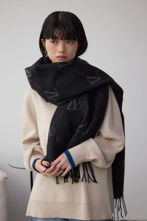 AZモノグラム柄ストール