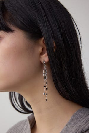 Uチェーンスウィングピアス