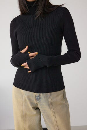 サムホールリブニットトップス