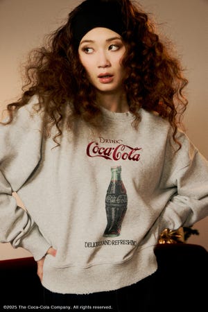 【Coca-Cola（R）｜AZUL】グラフィックスウェット