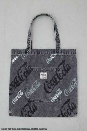 【Coca-Cola（R）｜AZUL】総柄トートバッグ