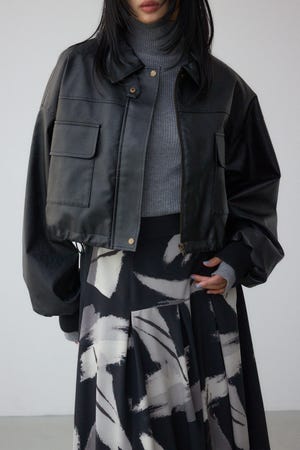 フェイクレザーショートブルゾン