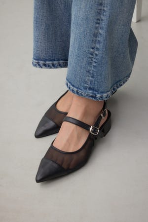 ベルテッドシアーパンプス