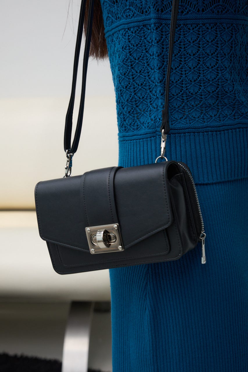 ターンロックフラップウォレットバッグ BLK FREE