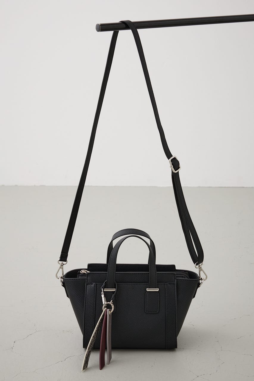 チャームセットトラペイズドバッグ BLK FREE