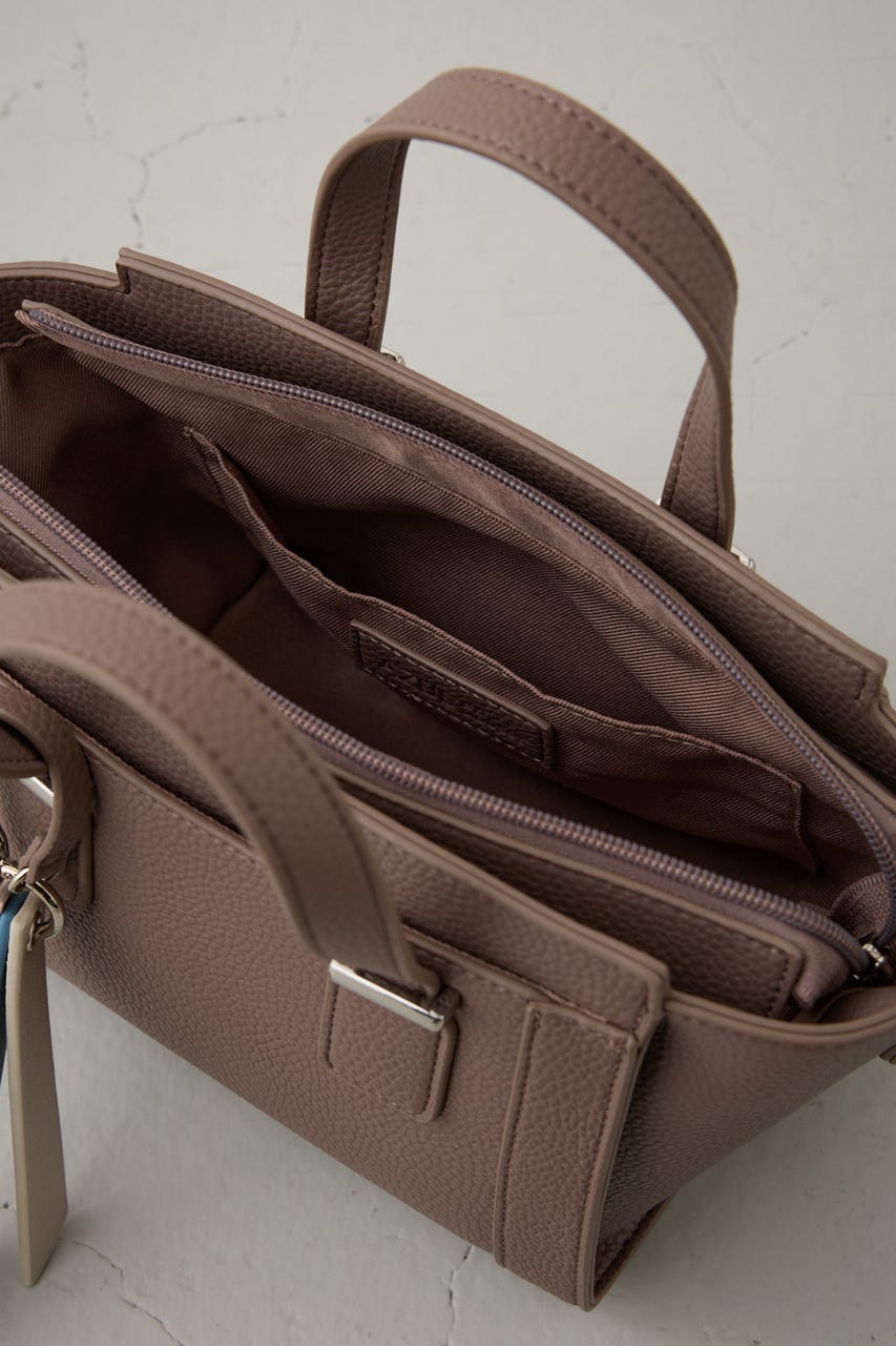 チャームセットトラペイズドバッグ MOCHA FREE