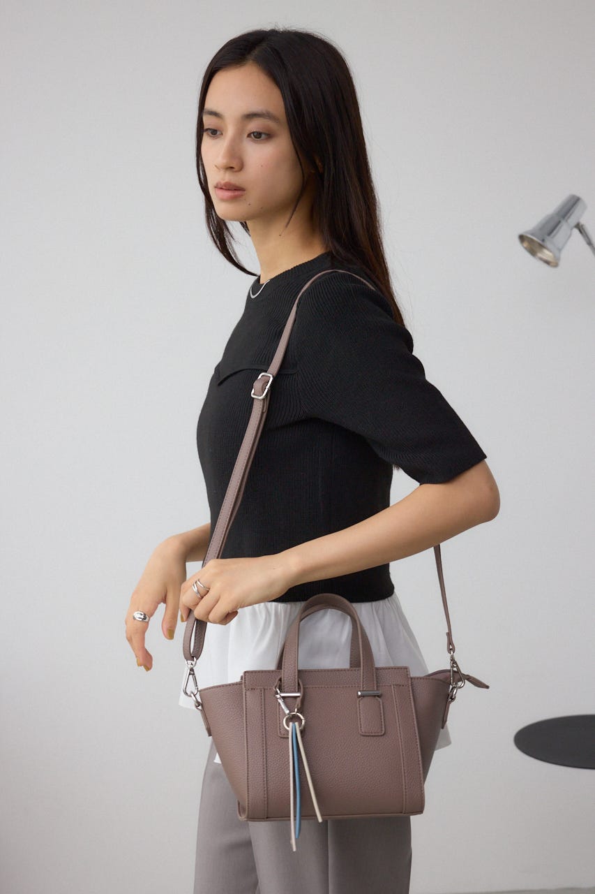 チャームセットトラペイズドバッグ MOCHA FREE