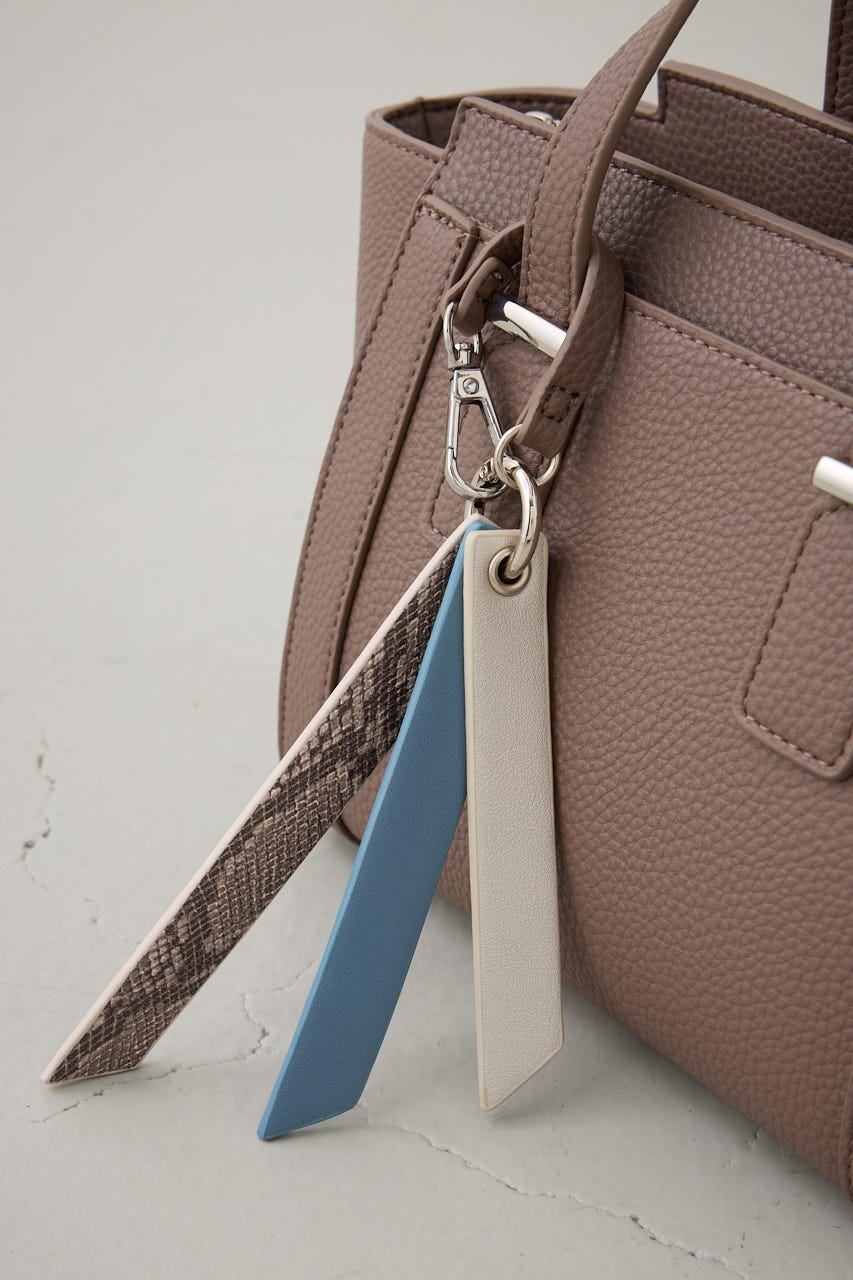 チャームセットトラペイズドバッグ MOCHA FREE