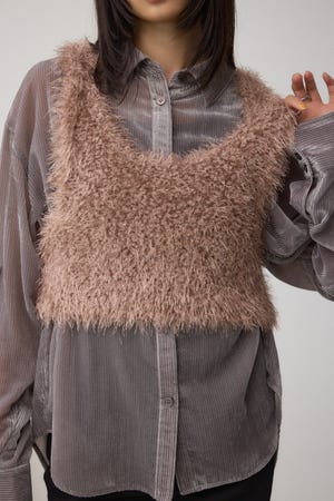 バックオープンポンポンヤーンベスト