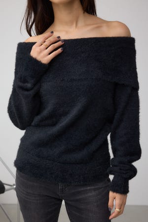 モヘヤライクオフショルダーニット