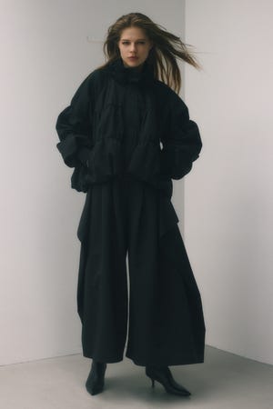 【PLUS】ギャザーバルーンブルゾン