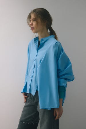 【PLUS】ボリュームスリーブアシンメトリーシャツ