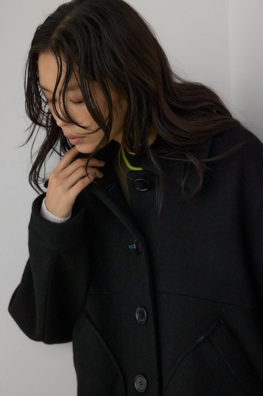 【PLUS】ボリュームスリーブペプラムコート BLK FREE