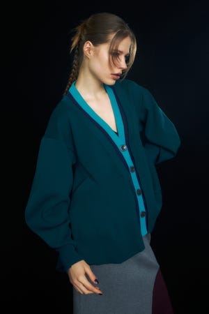 【PLUS】レイヤードペプラムニットカーディガン