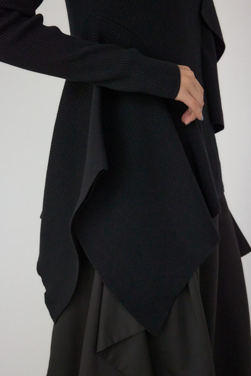 【PLUS】アシンメトリードレープニット BLK FREE
