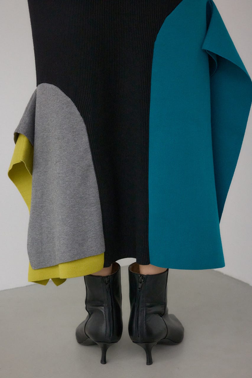 【PLUS】パネルマーメイドスカート 柄BLK M