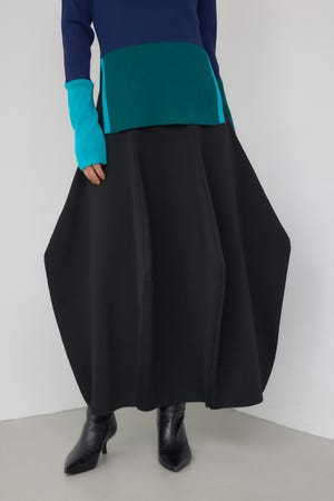 【PLUS】コクーンパターンニットスカート