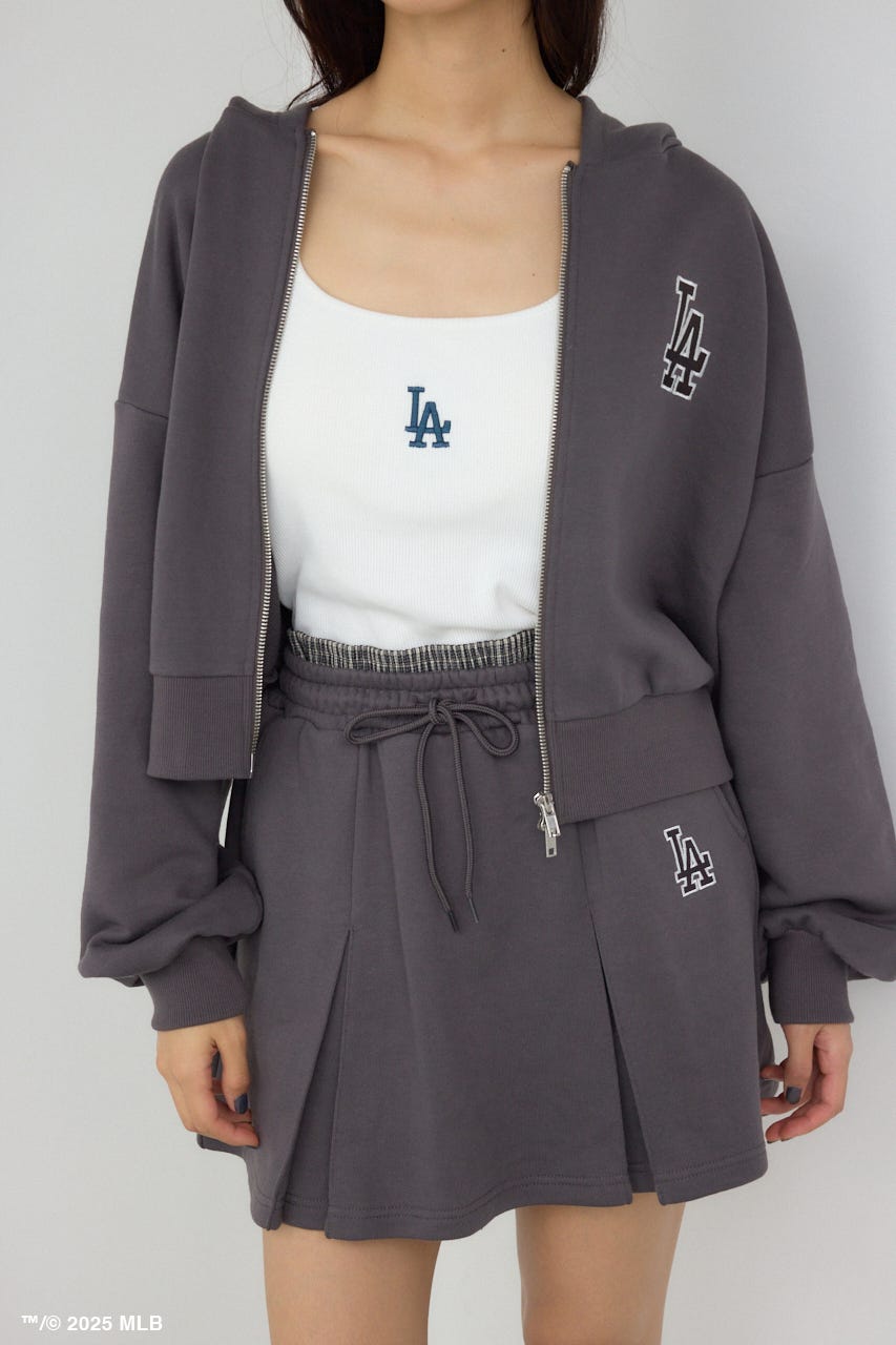 【新品完売品】アズールバイマウジー コラボ ドジャース МLBクロップドパーカー アズールバイマウジー新品完売コラボドジャースМLBクロップド