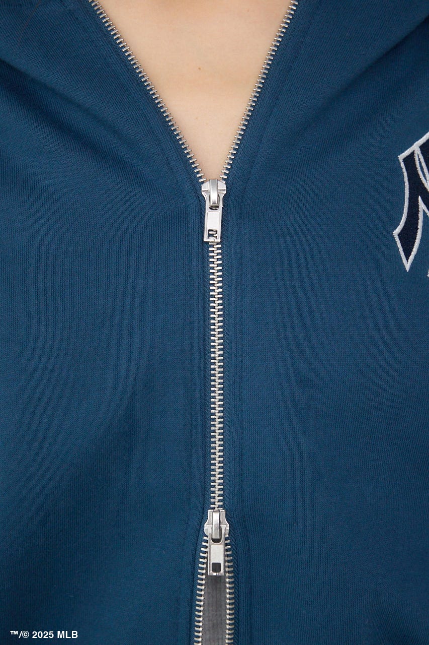 AZUL BY MOUSSY | 【MLB】AZUL ロゴショートパーカー