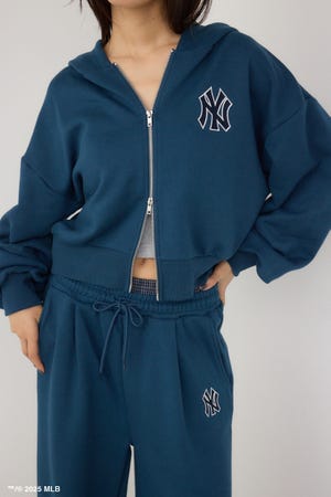 【MLB】AZUL ロゴショートパーカー