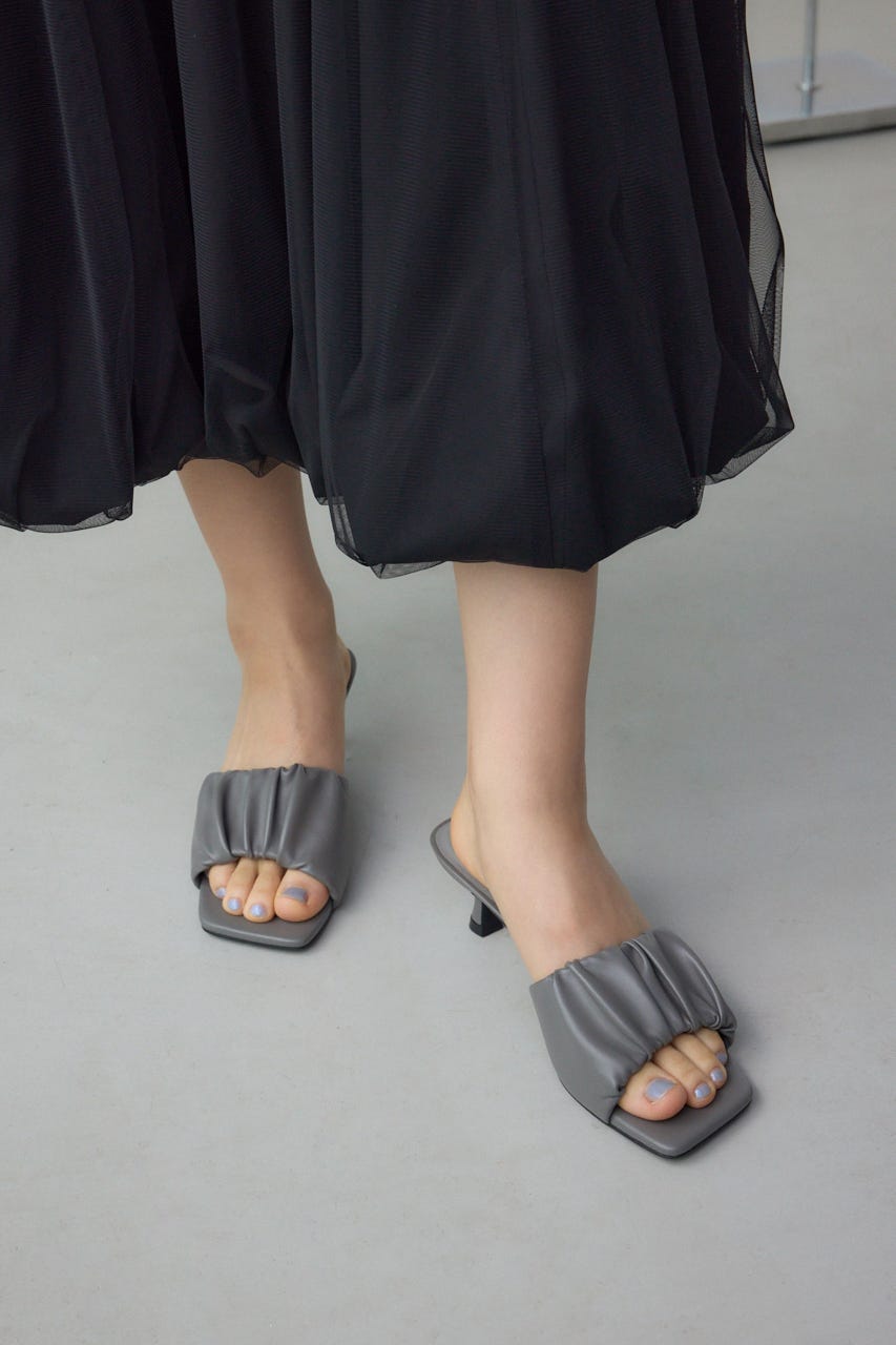ギャザーストラップスクエアトゥサンダル GRY L